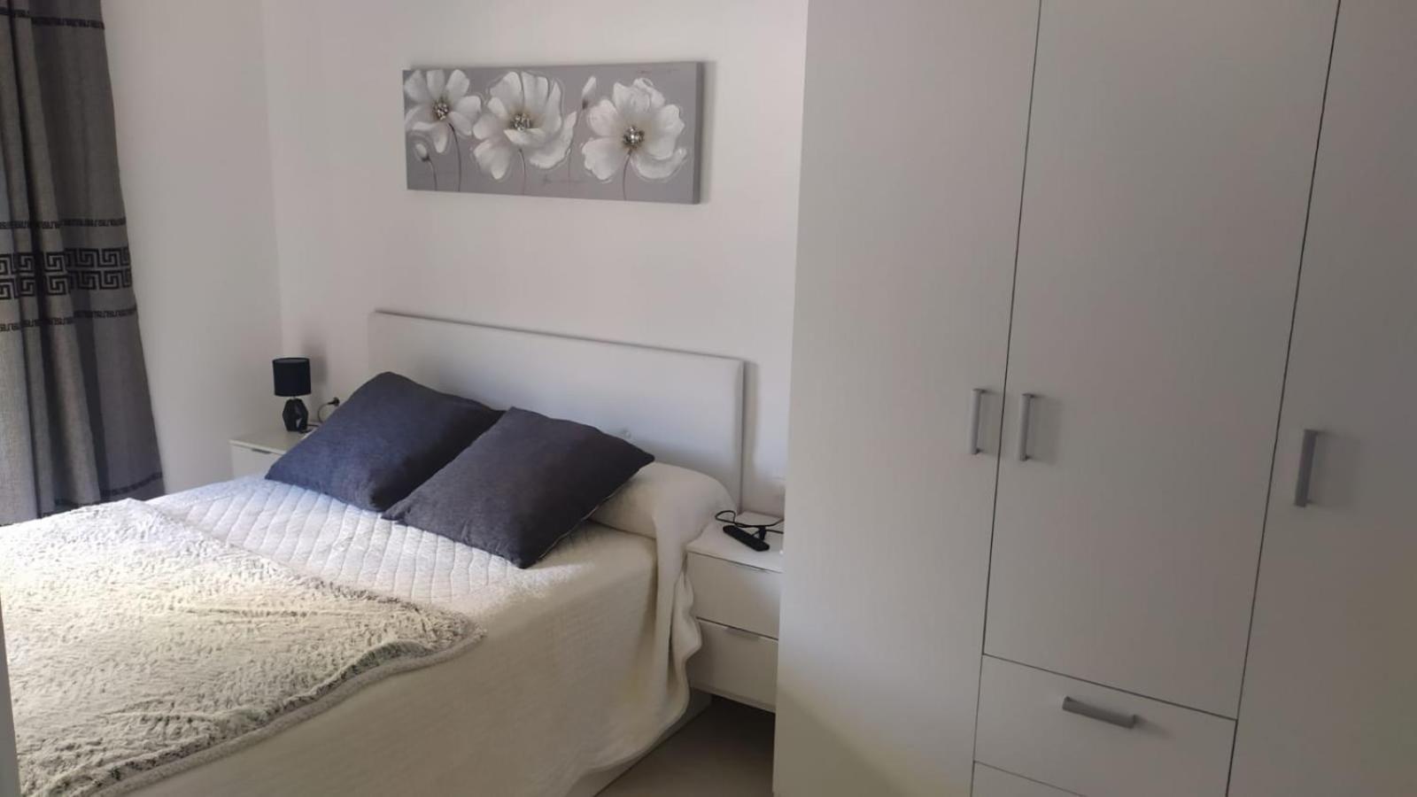 Apartamento Nuevo Con Piscina Y Amplio Balcon Sant Carles De La Rapita Exterior photo
